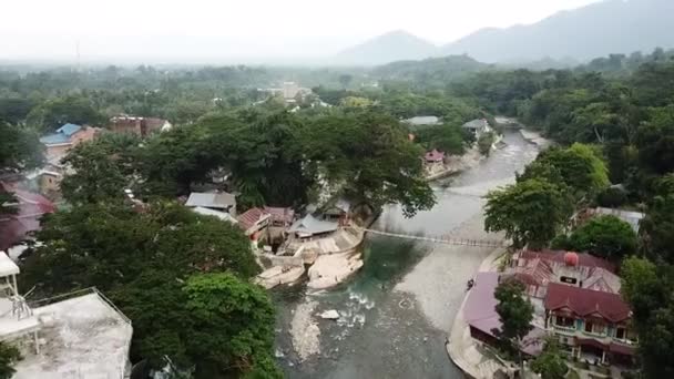 Volo Drone Sopra Villaggio Nel Parco Nazionale Bukit Lawan Sumatra — Video Stock