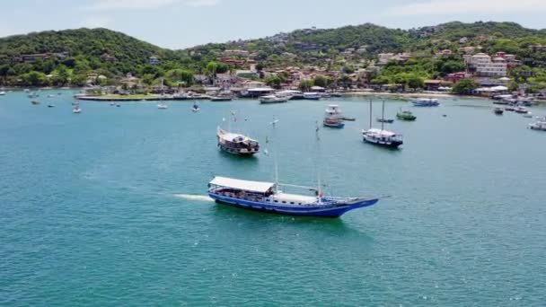 Aerial Shot Buzios Coast Boats Sailing Brazil — Stock video