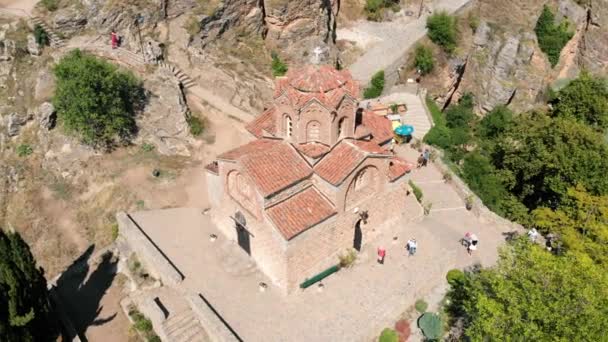 Makedonien Landmärke Historisk Ortodox Kyrka Vid Sjön Ohrid Flygskott — Stockvideo