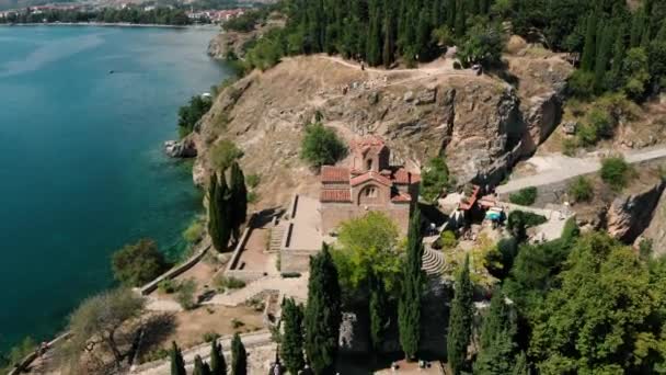 Macedonia Landmark Igreja Ortodoxa Histórica Lago Ohrid Guindaste Aéreo Disparado — Vídeo de Stock