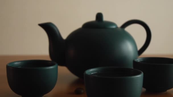 Minimal Background Green Japanese Tea Set Steam Coming Out Cups — Vídeo de stock