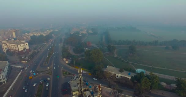 Bombay India Vuelo Aéreo Sobre Carretera Tiempo Brumoso Tráfico Está — Vídeo de stock