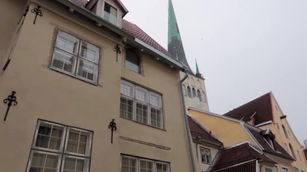 Nicholas Church Hiding Some Building Tallinn Old Town Revealing Tracking — Stock Video