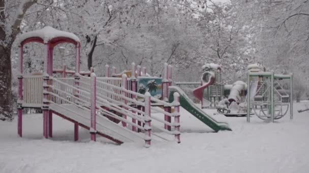 Parco Giochi Vuoto Bambini Inverno — Video Stock
