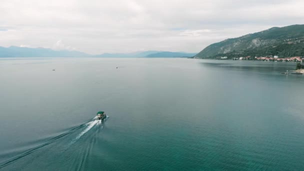 Aerial Shot Macedonia Coast Clif Beautiful Water Ohrid Lake Southern — Video