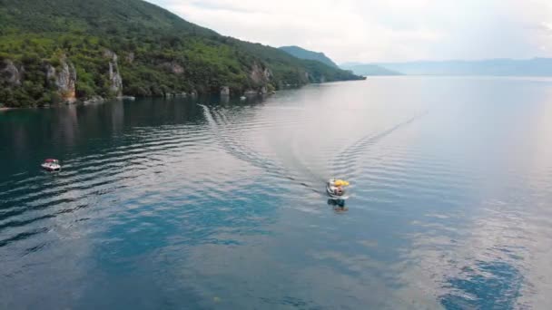 Foto Aerea Della Costa Macedone Clif Bella Acqua Intorno Lago — Video Stock