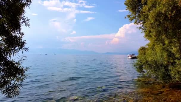 여전히 마케도니아의 오흐리드 호수의 위에서 — 비디오