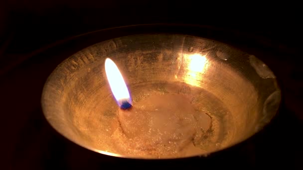 Pooja Thali Aarti Ceremoni Där Ljus Tänds Och Erbjuds Upp — Stockvideo