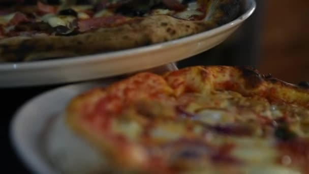 Świeżo Przygotowana Pizza — Wideo stockowe