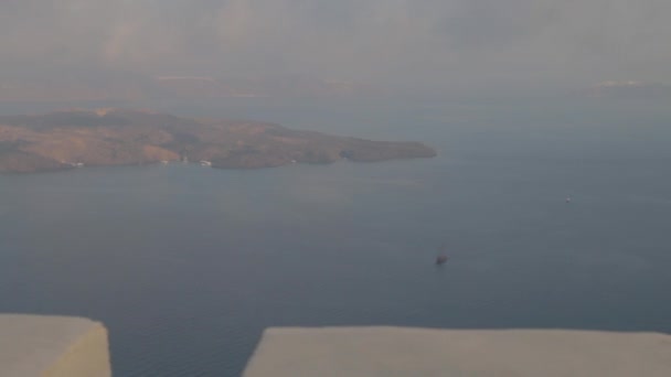 Tracking Shot Volcanic Island Nea Kameni Dominates Majestic Seascape Santorini — Stock Video