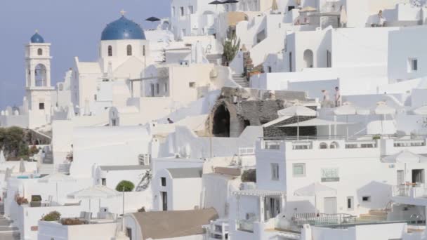 Pohled Tradiční Cykladickou Architektonickou Vesnici Modře Klenutou Řeckou Ortodoxní Kaplí — Stock video