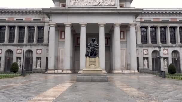Madrid Velásquez Estatua Slow Motion Pan — Vídeo de stock