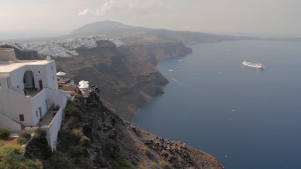 Santorini Cliffs Seascape Villages Built Edge Cliffs Cruise Ships Parked — Stock Video