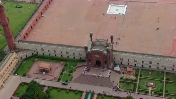 Lahore Pakistan Zoomen Lucht Uitzicht Ingang Van Badshahi Moskee Bezoekers — Stockvideo