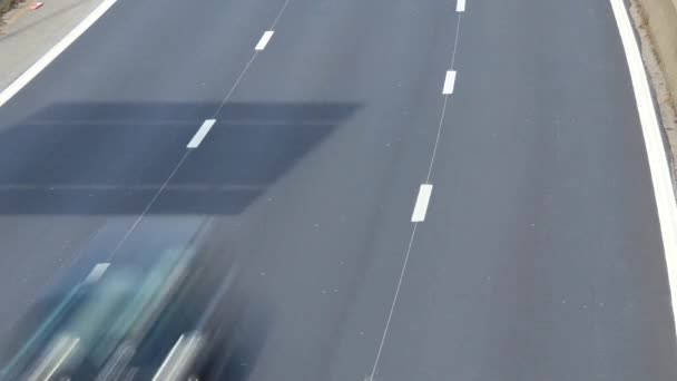 Onherkenbaar Driebaansverkeer Overdag Lange Sluitervideo Timelapse Stijl — Stockvideo