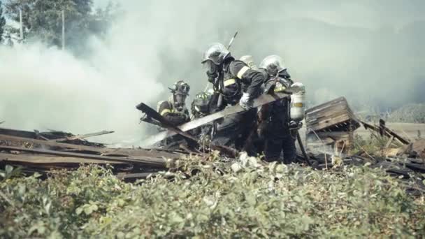 Firefighters Action Farm Flames Chile — Video Stock