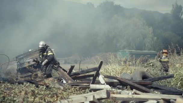 Firefighters Action Farm Flames Chile — Stockvideo