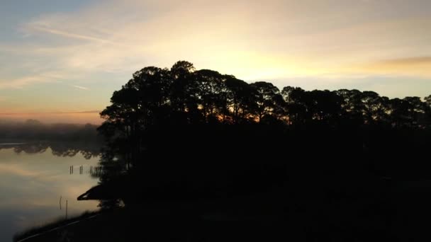 Salida Del Sol Temprano Mañana Niebla Levantándose Sobre Powell Lake — Vídeos de Stock