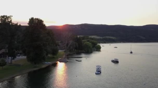 Aerial View Quiet Beach Okanagan Lake — ストック動画