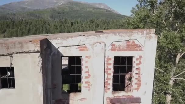 Close Flight Abandoned Old Mill — Vídeo de stock