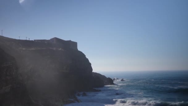 Fale Uderzające Klif Praia Norte Nazare — Wideo stockowe