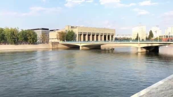 黑爪的全景 奥德拉河流经古城 — 图库视频影像