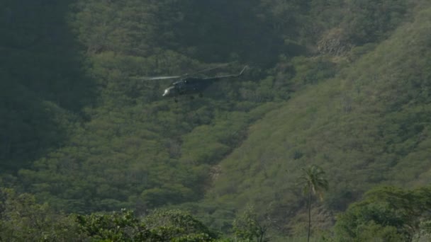 Colombian Military Helicopter Taking Jungle Base — Stok Video