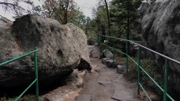 Walk Rock Blocks Bare Rocks High Mountains Rock Town Taken — Video Stock