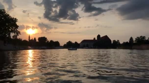 Boat Trip Oder Old City Wroclaw Taken Sunset Golden Hour — Vídeo de Stock