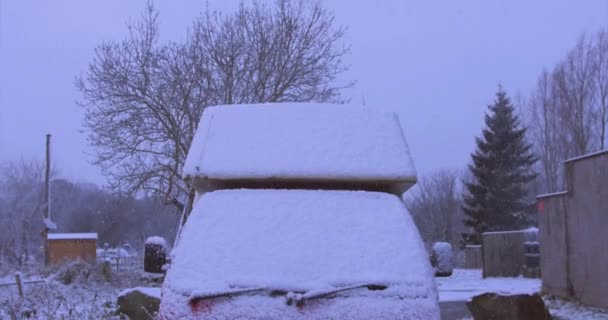 Slow Motion Snow Falling Snow Covered Van Countryside Shot Northern — Video Stock