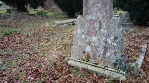 Old Weathered Grave Headstone Church Yard — стоковое видео