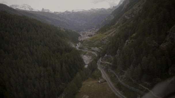 Flying Airzermatt Rescue Team Matterhorn Switzerland — Vídeo de Stock