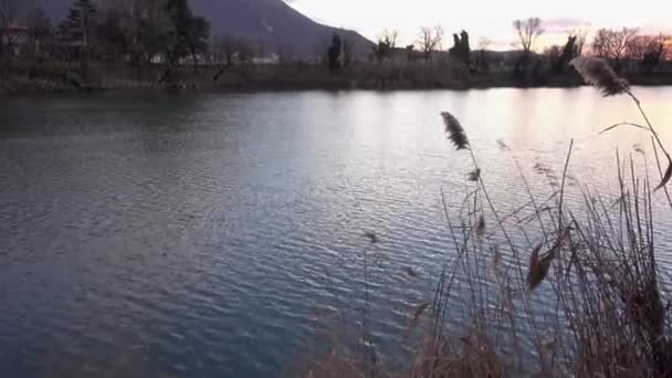 Telese Itália Pan Direita Lake Sunset — Vídeo de Stock