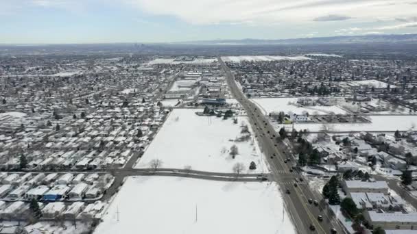 Drone Voa Sobre Campo Coberto Neve — Vídeo de Stock