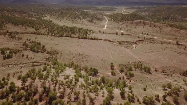 Aerial Dirt Road Butte Mesa Flat Top Mountain Beautiful Day — Video Stock
