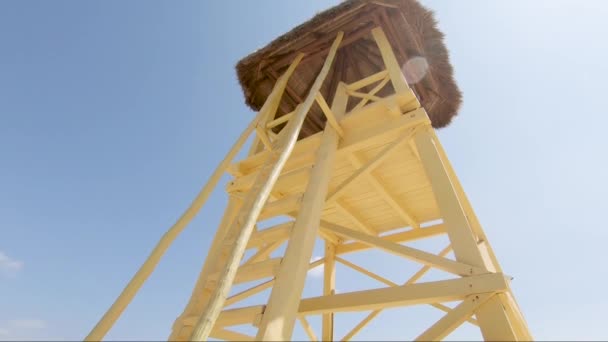 Pohled Jasně Žlutou Záchrannou Věž Tropické Pláži — Stock video