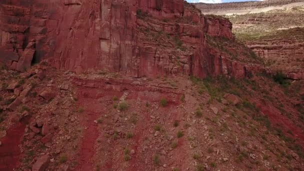 Воздух Грунтовой Дороги Butte Mesa Flat Вершине Горы Прекрасный День — стоковое видео