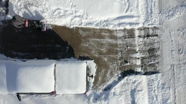 Aerial Top View Man Using Snow Blower Driveway — Stok video