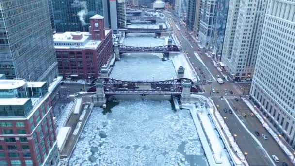 Повітряні Кадри Замерзлої Річки Чикаго Протягом 2019 Року Polar Vortex — стокове відео
