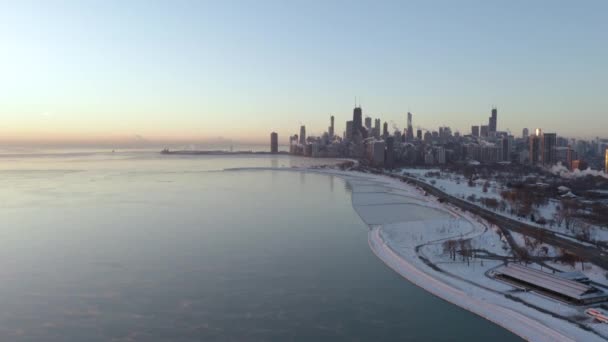 Съёмки Воздуха Холодного Озера Мичиган 2019 Году Полярный Вихрь Чикаго — стоковое видео