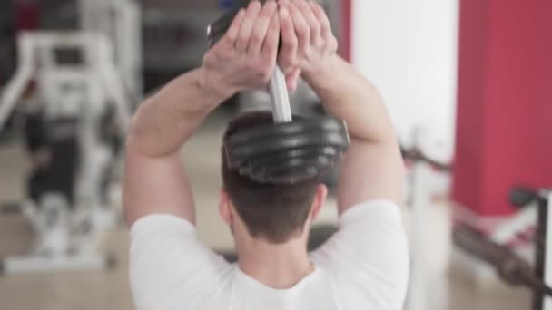 Close Almost Portrait Video Back Strong Man Lifts Weights Order — Stock Video