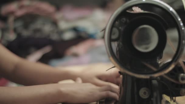 缝纫机的闭合 — 图库视频影像
