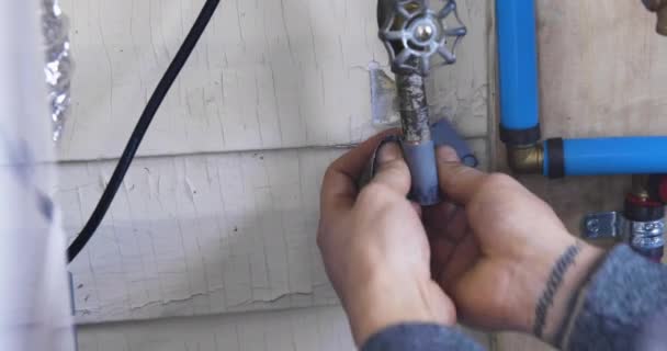 Copper Pipe Being Cleaned Sandpaper Being Welded Pipe Repair Medium — Stock videók