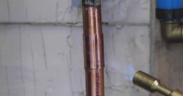 Top Copper Pipe Coupler Welded Soldering Flux Propane Torch Static — 图库视频影像