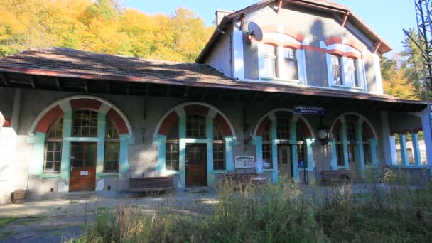 Klein Verlaten Spoorwegstation Sabotkovci Bulgarije Oude Architectuur Gebouwd 1912 — Stockvideo