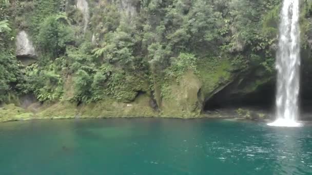 Дрон Над Водопадом Оманава Новая Зеландия — стоковое видео