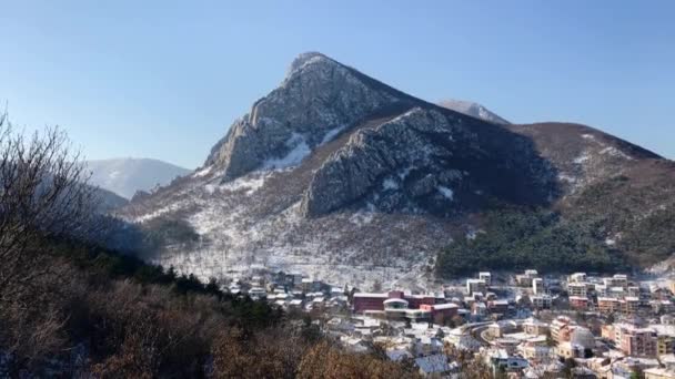 Aerial Shot Snowy Mountain City Hills Background — Stock Video