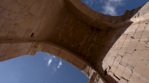 Vue Tournante Arche Hadrien Ruines Romaines Dans Ville Jordanienne Jerash — Video