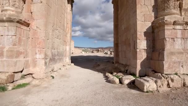 Arco Adriano Ruinas Romanas Ciudad Jordana Jerash — Vídeo de stock