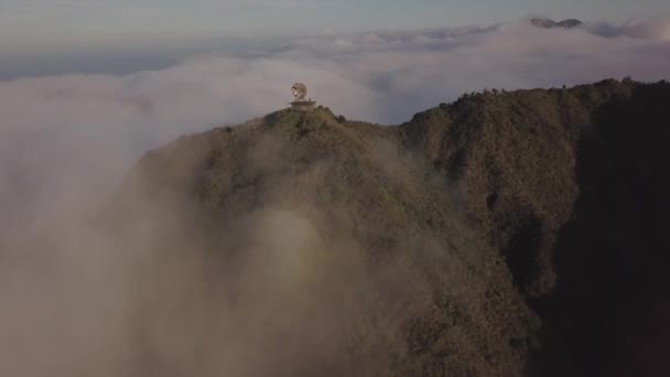 Radar Tower Atop Iconic Haiku Staircase — Stock video